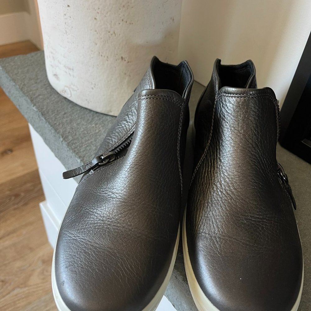Ecco soft side-zip boots